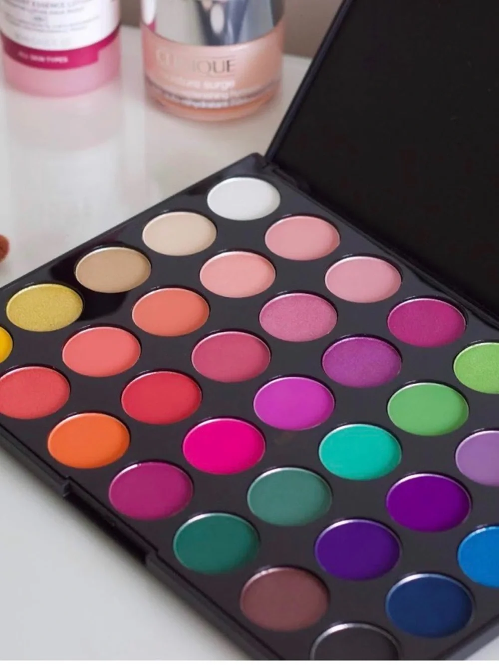 New Morphe 35B Color Burst Artistry Palette